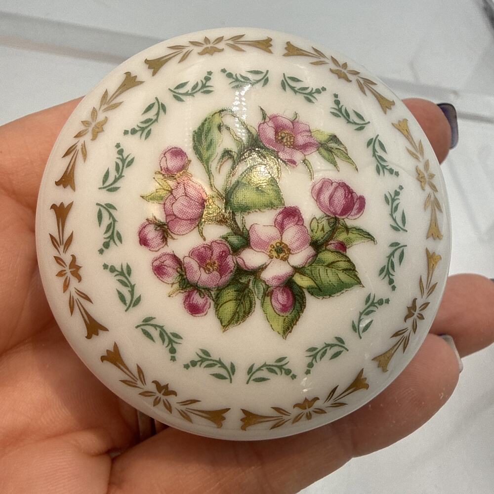 Vintage 1981 Limoges Apple Blossom Daughters American Revolution Trinket Box
